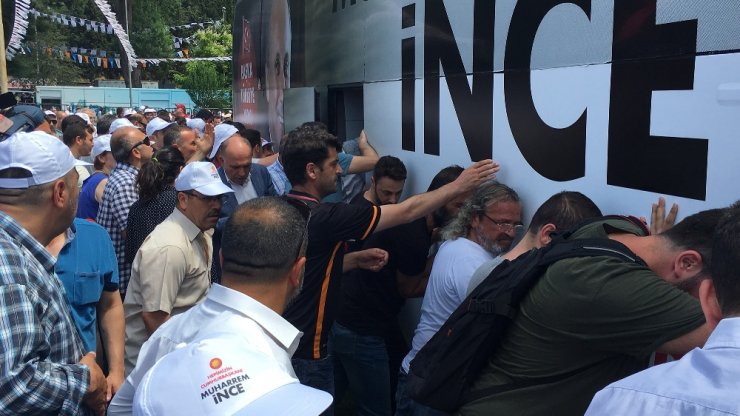 İnce’nin Otobüsü Çamura Saplandı