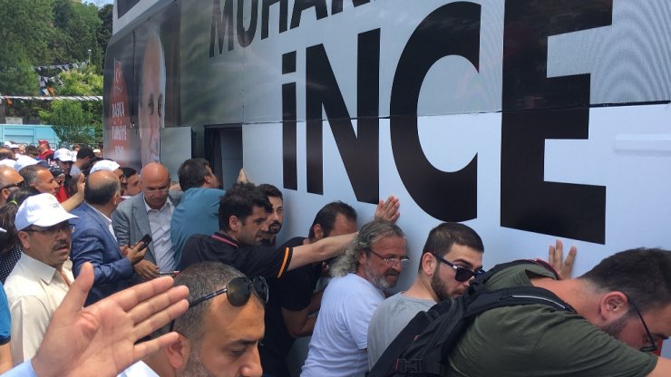 İnce’nin Otobüsü Çamura Saplandı