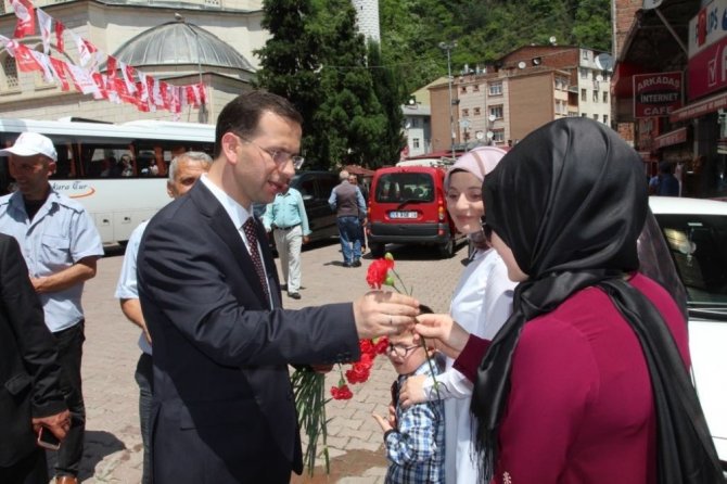 Ak Parti Trabzon Milletvekili Adayları Seçim Çalışmalarını Aralıksız Sürdürüyor