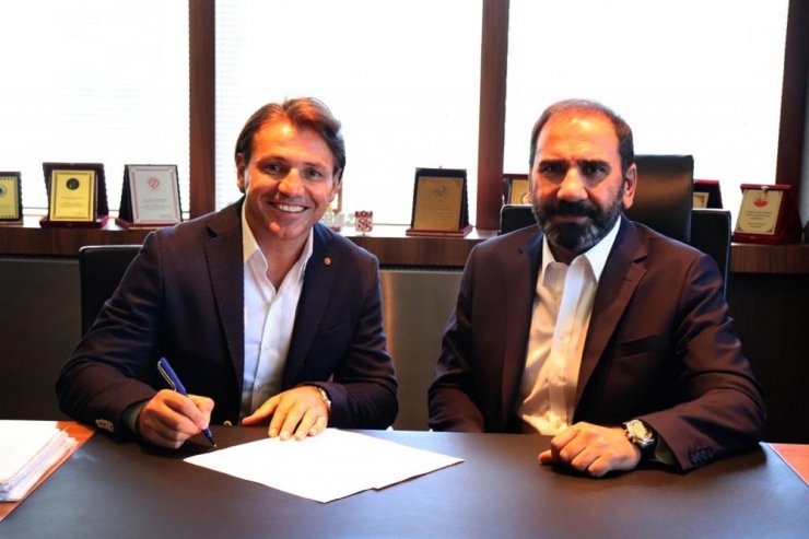 Sivasspor Tamer Tuna İle 1 Yıllık Sözleşme İmzaladı