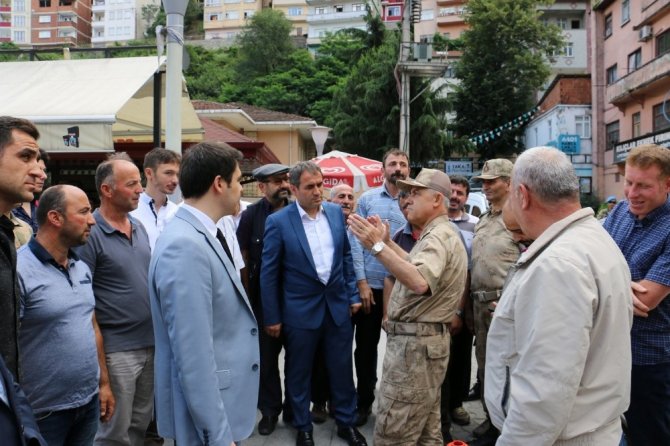 Jandarma Genel Komutanı Orgeneral Arif Çetin Eren Bülbül’ün Memleketi Maçka’da Vatandaşlarla Bir Araya Geldi