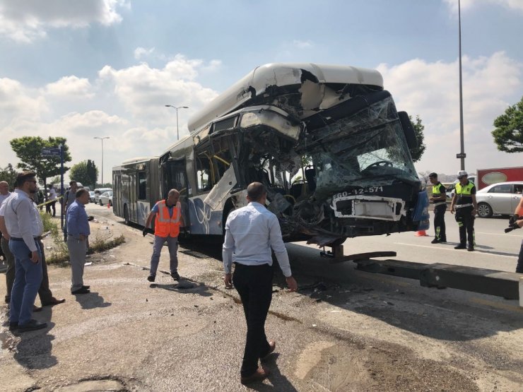 Ankara’da Otobüsler Çarpıştı: 1 Ölü, 15 Yaralı