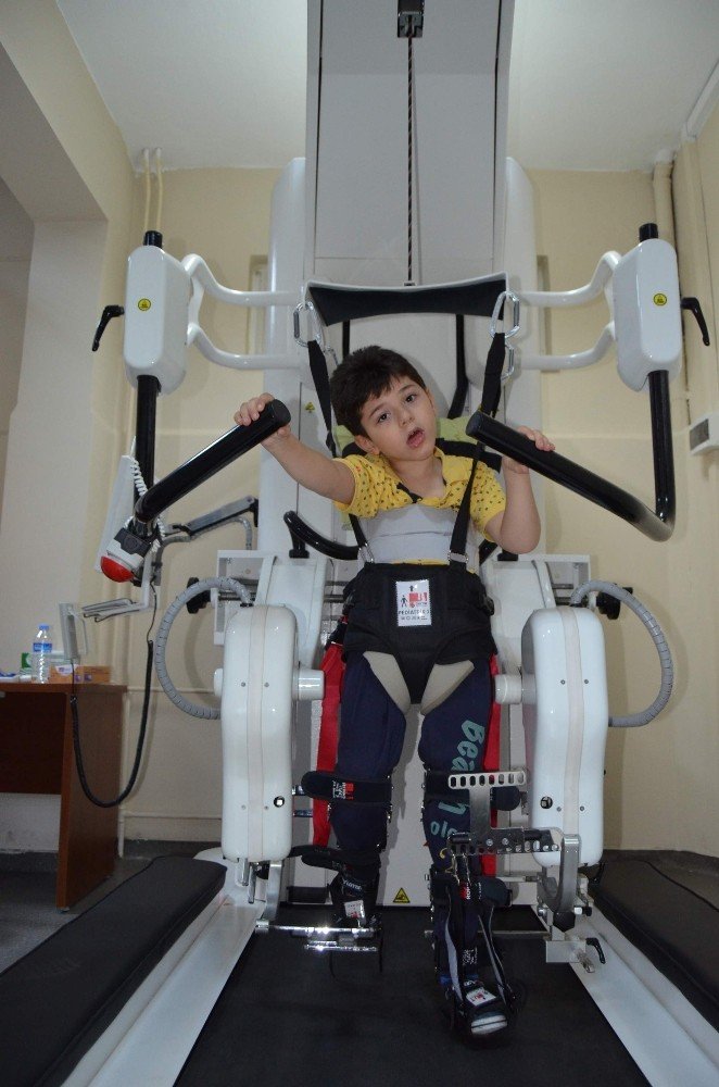 Robot Tedavisi Felçli Hastaların Umudu Oldu