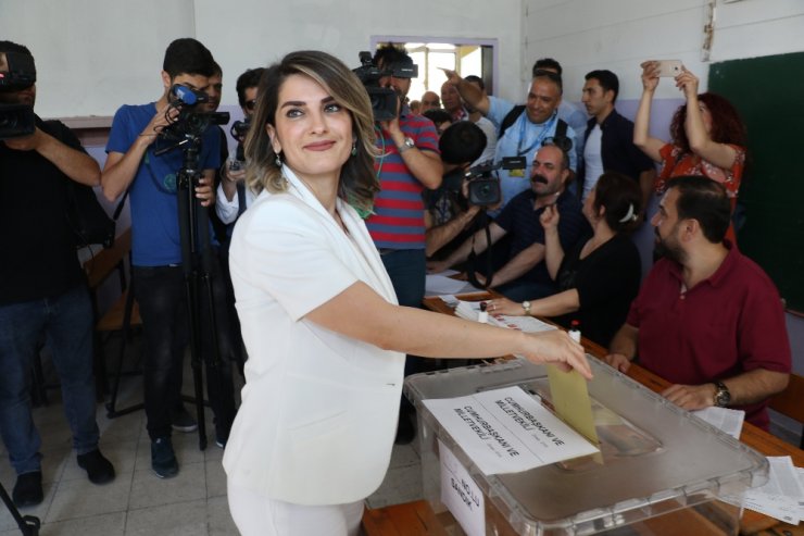 Başak Demirtaş Oyunu Kullandı