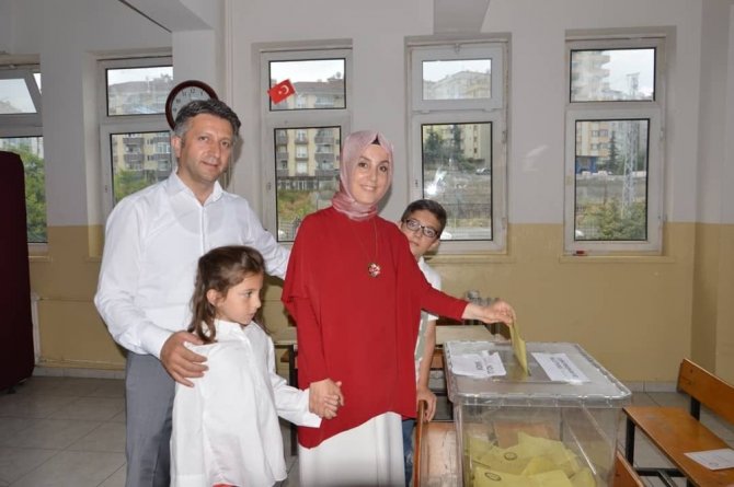 Ak Parti Trabzon Milletvekili Adayları Oylarını Kullandı