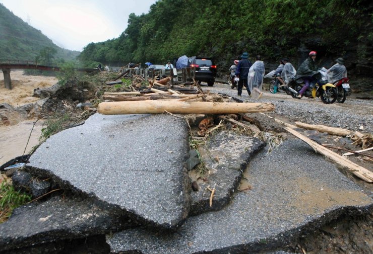Vietnam’da Sel Ve Toprak Kayması: 7 Ölü, 12 Kayıp