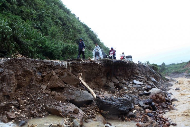 Vietnam’da Sel Ve Toprak Kayması: 7 Ölü, 12 Kayıp