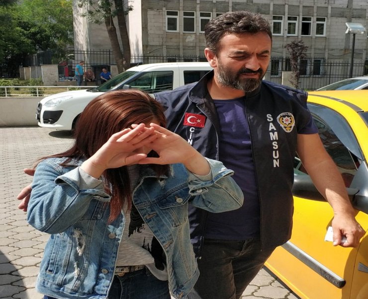 İki Kız Arasındaki 