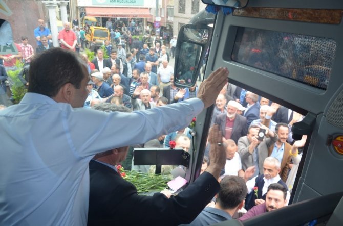 Ak Parti Trabzon Milletvekilleri Ve Adayları Seçim Sonrası Trabzon’un Batı İlçelerini Turladı