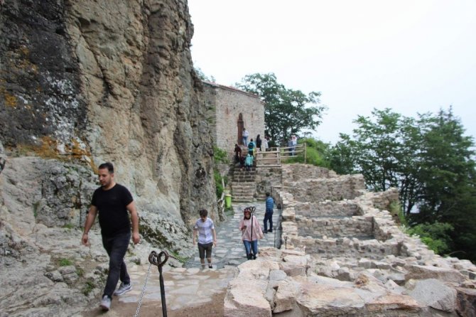 Aya Varvara Kilisesi’ne Arap Turist İlgisi