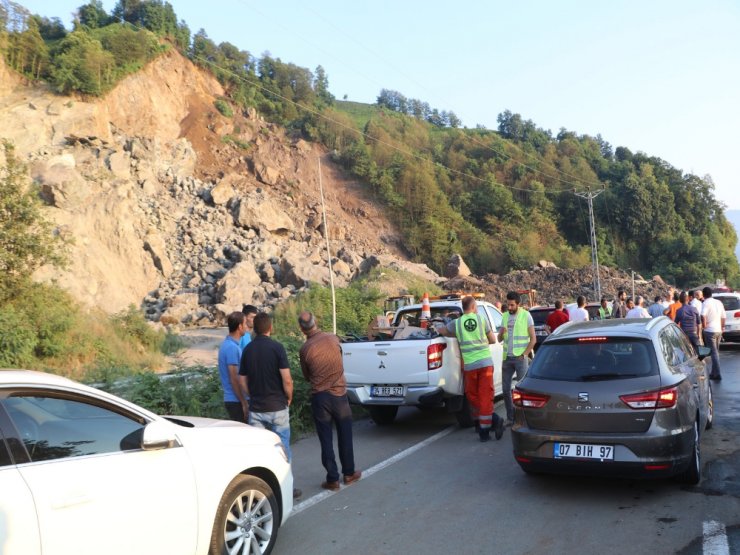 Artvin’de Heyelan: 2’si Asker 3 Yaralı