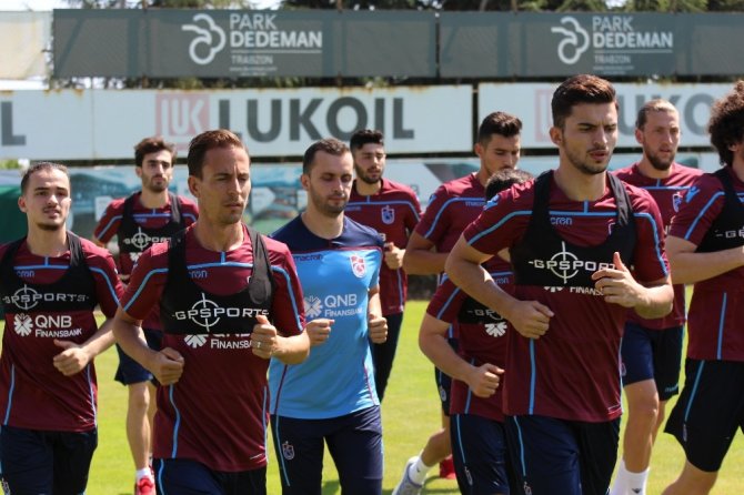 Trabzonspor’da Antrenmanlara Katılmayan 3 Futbolcu İçin Noter Tespiti Yapıldı