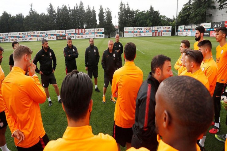 Galatasaray, Yeni Sezonun İlk Antrenmanını Gerçekleştirdi
