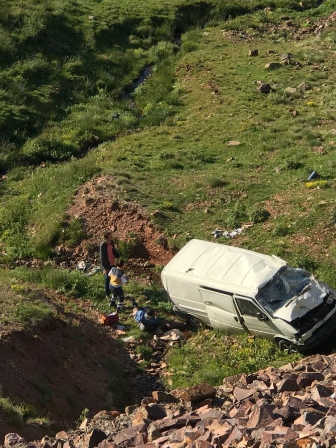 Eğribel Geçidi’nde Trafik Kazası: 2 Yaralı