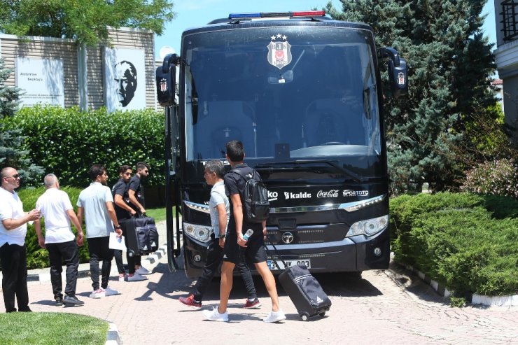 Beşiktaş Yurt Dışı Kampı İçin Slovakya’ya Gitti