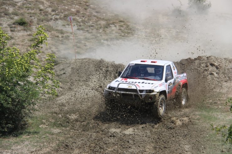 Off-road Yarışları Nefes Kesti