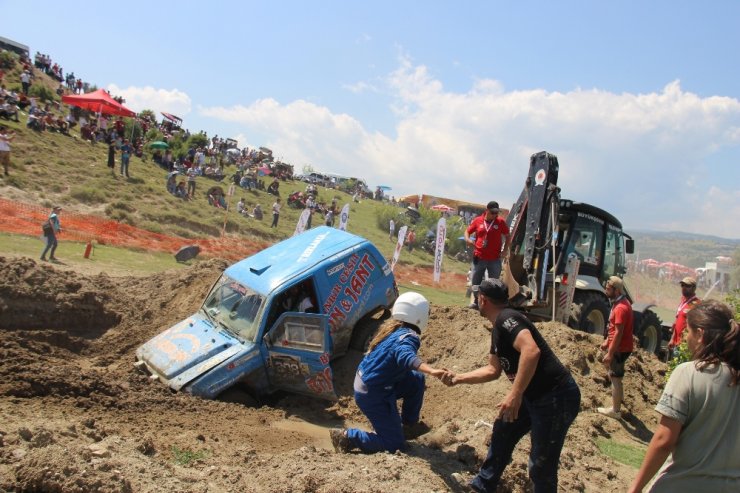 Off-road Yarışları Nefes Kesti