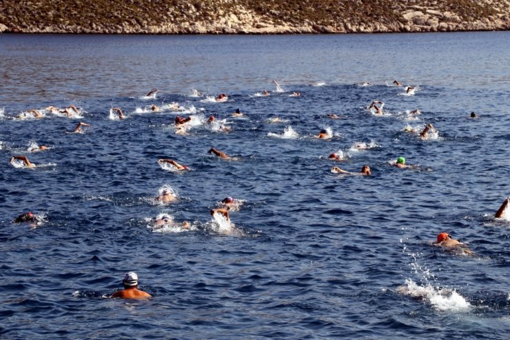 Yunan Adasından Türk Topraklarına 7.1 Kilometrelik Kulaç
