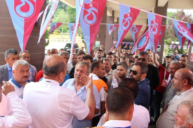 Trabzonspor Olağanüstü Genel Kurulu’nda Öncesi Gerginlik