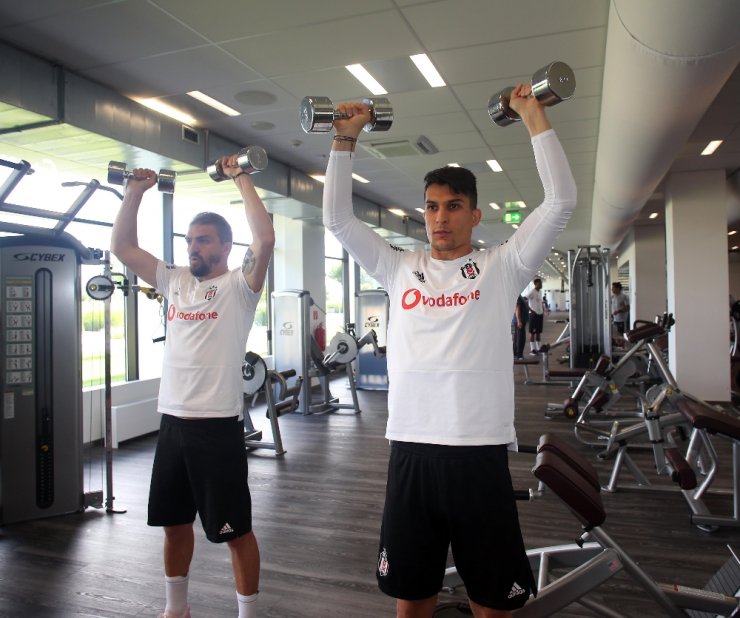 Beşiktaş Salonda Çalıştı
