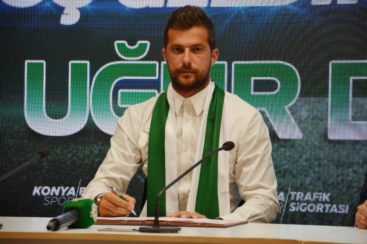 Uğur Demirok Atiker Konyaspor’da