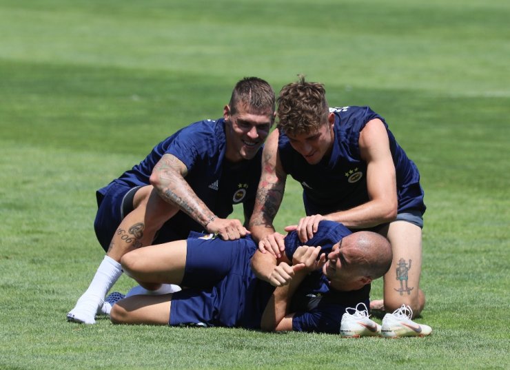Fenerbahçe’de Yeni Sezon Hazırlıkları Sürüyor