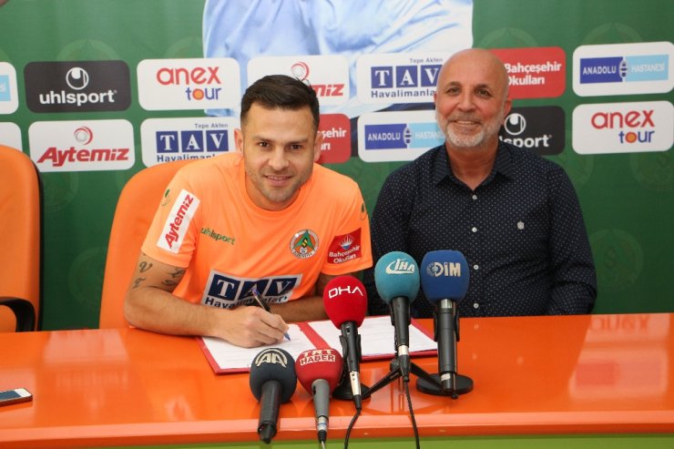 Eski Beşiktaşlı Bobo Alanyaspor’da