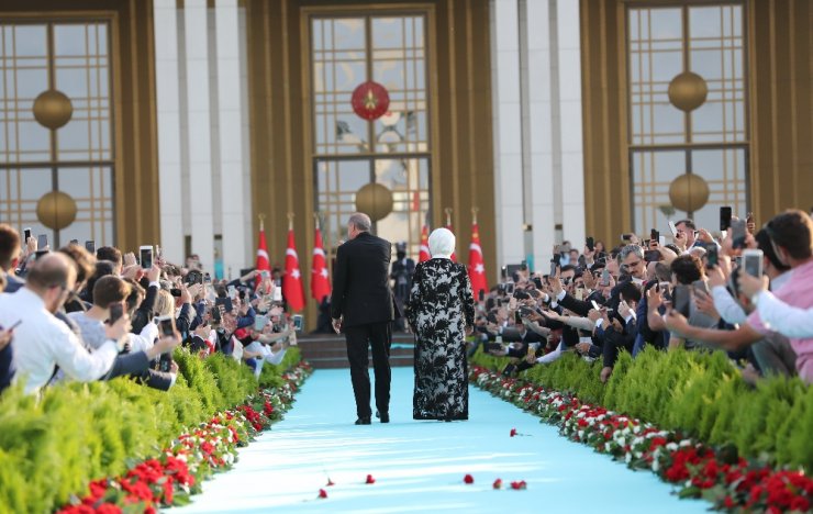 "Cumhuriyetimizi Şahlandırmanın Sözünü Veriyoruz"