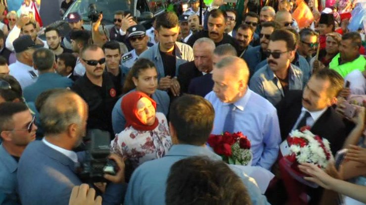 Kktc’de Erdoğan’a Sevgi Seli
