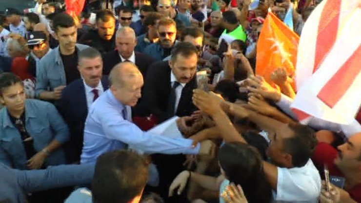 Kktc’de Erdoğan’a Sevgi Seli