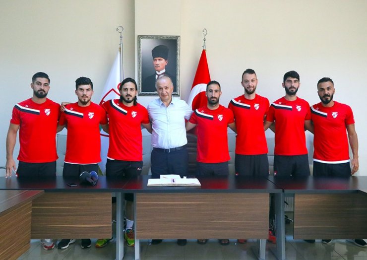 Boluspor Yeni Transferlerini İmza Töreninde Tanıttı