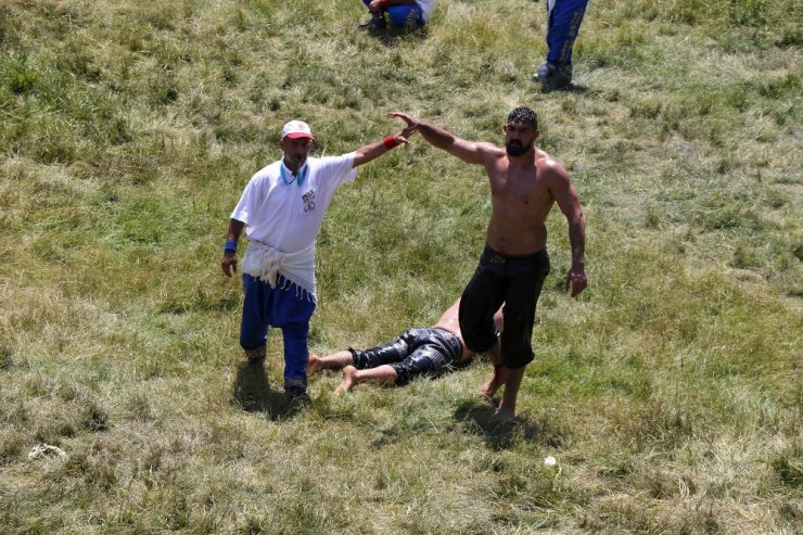 Başpehlivanlar Kırkpınar’da Kıran Kırana Güreşti