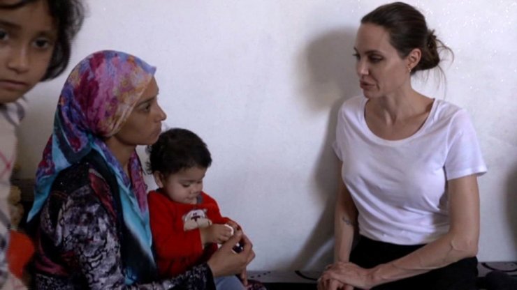 Angelina Jolie Suriyeli Mültecileri Ziyaret Etti