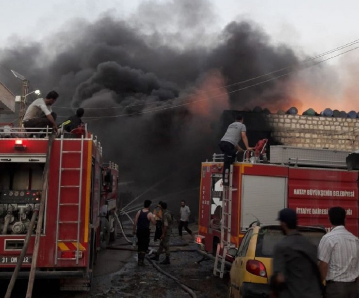 Afrin’in Cinderes Kasabasında Büyük Yangın