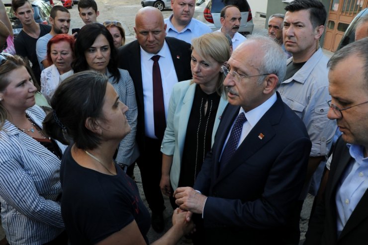 Tren Faciasında Ölenlerin Ailelerini Ziyaret Etti