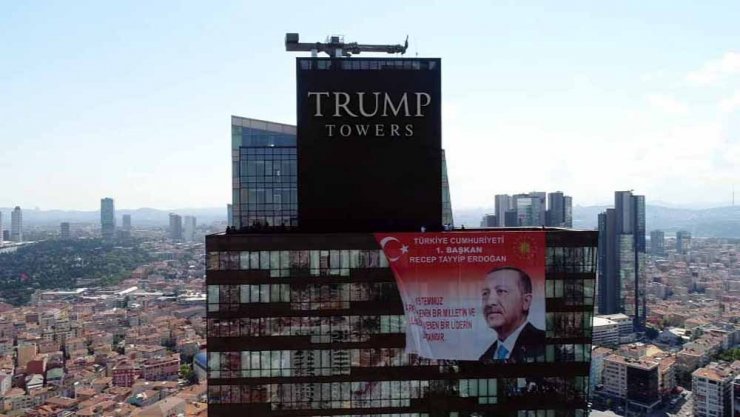 Cumhurbaşkanı Erdoğan’ın Posteri Trump Towers’ta