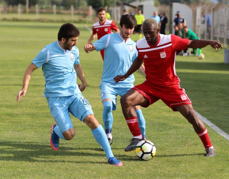 Sivasspor Hazırlık Maçında Azerbaycan Takımını Yendi