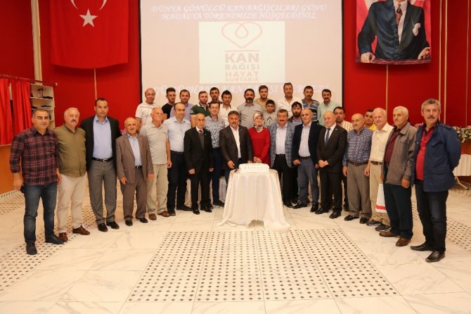 Gümüşhane’de Kan Bağışçıları Ödüllendirildi