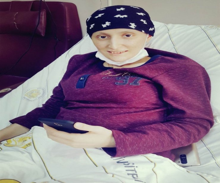 Bir Yılda Kanseri Yendi, Şimdi Diğer Hastalara Umut Dağıtıyor