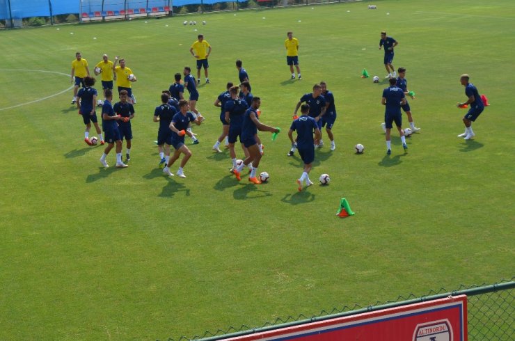 Fenerbahçe Altınordu Tesislerinde Çalıştı