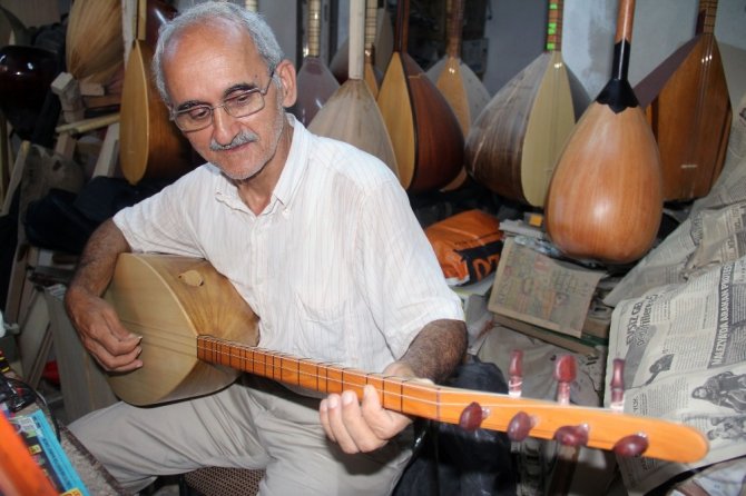 Yarım Asırlık Saz Ustası