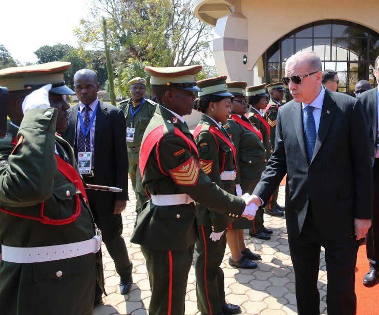 Erdoğan, Zambiya’da Cumhurbaşkanlığı Kabristanı’nı Ziyaret Etti