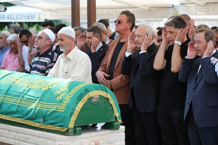 Kılıçdaroğlu Konya’da Cenazeye Katıldı