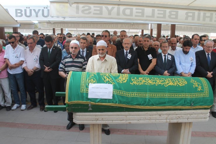 Kılıçdaroğlu Konya’da Cenazeye Katıldı