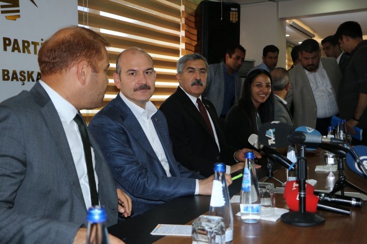 “Bu Millet Kimsenin Önünde Diz Çökmeyecek”