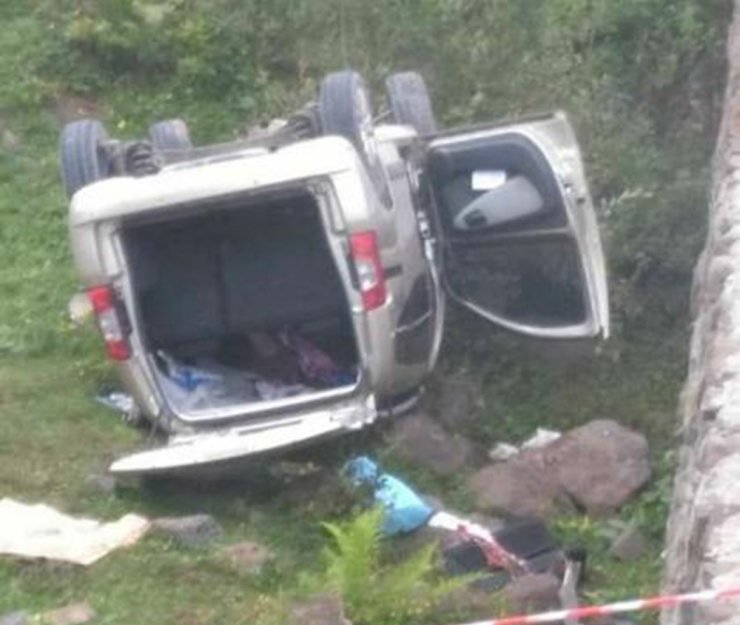 Türbe Ziyaretine Giderken Şarampole Uçtular: 1 Ölü, 4 Yaralı