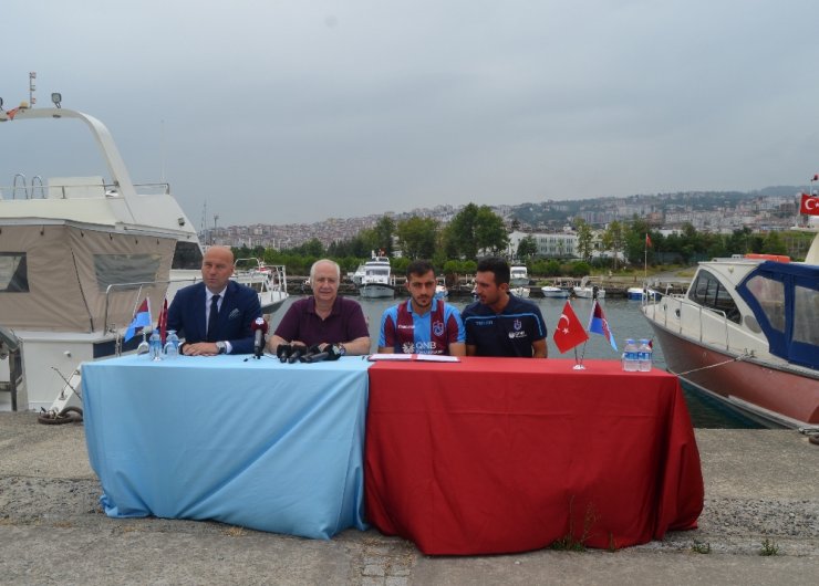 Majid Hossein İmzayı Attı