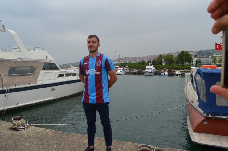 Majid Hossein İmzayı Attı