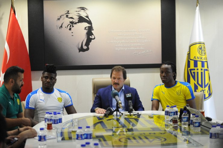 Ankaragücü’nde Çifte İmza