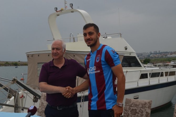 Trabzonspor, Majid Hossein’e Yat Limanında Sözleşme İmzalattı